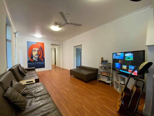 Downtown Backpackers Hostel Perth - Valid Passport required for check in