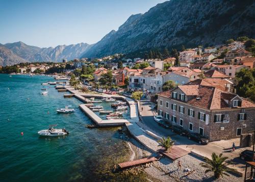 Montenegro Hostel 4U (Kotor) 
